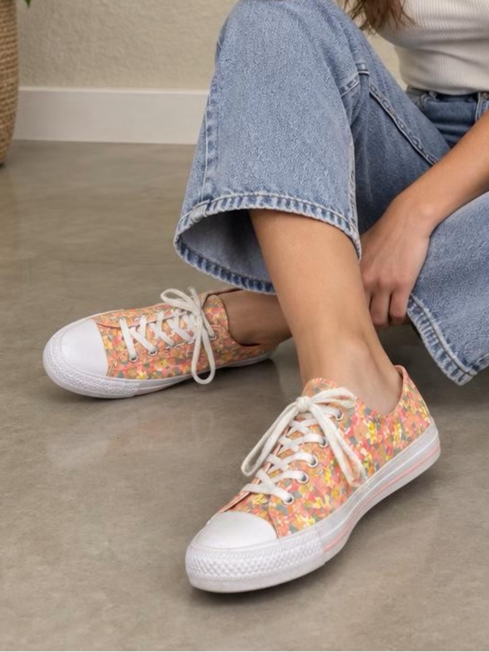 Converse Women’s Low-Top Sneakers coral OX sunset glow canvas Sz 10